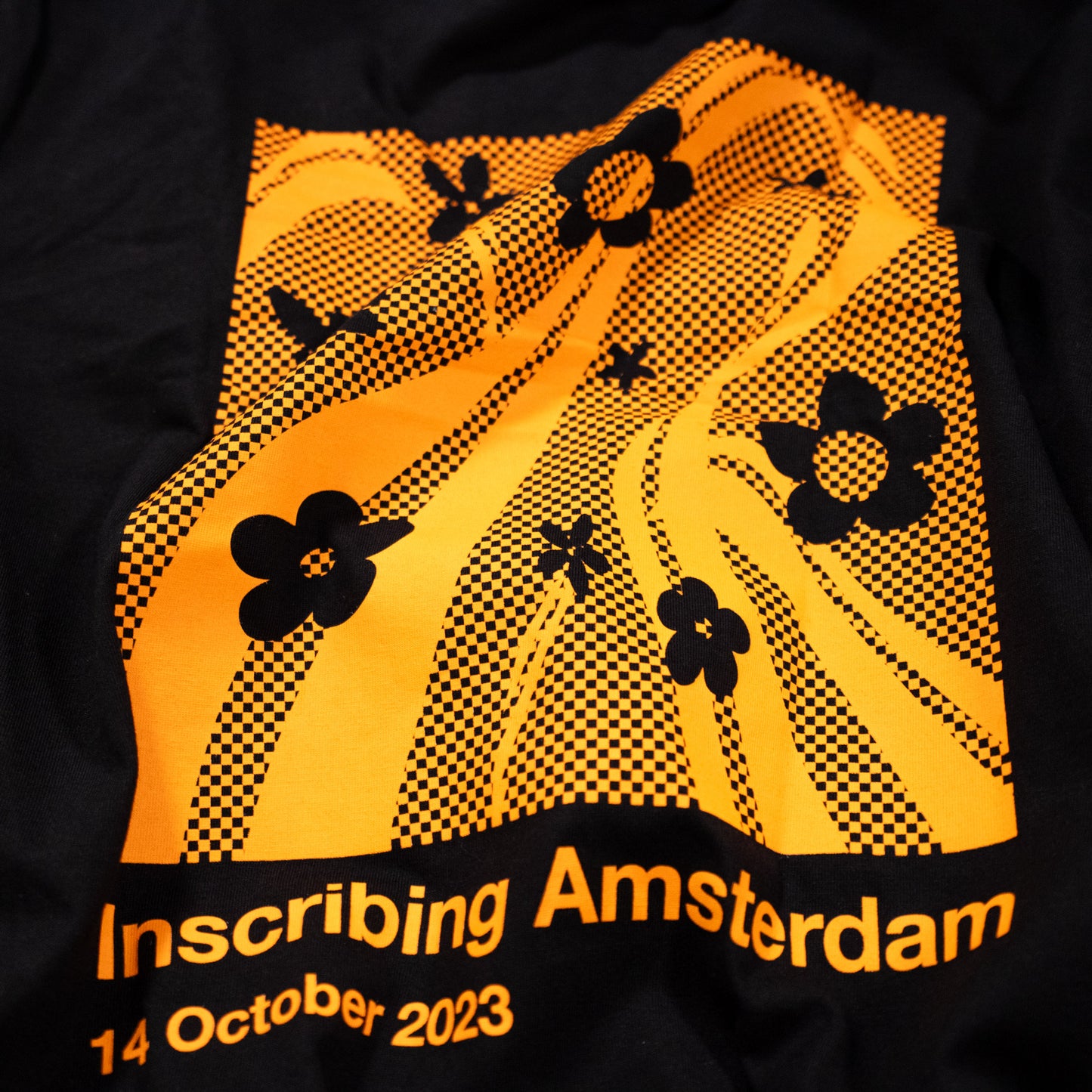 Inscribing Amsterdam (black shirt)